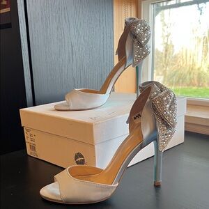 Betsey Johnson pale blue SBDEB MBLUE Stilettos worn on Firefly Lane Size 7